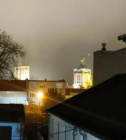 Kolegialna 8 *