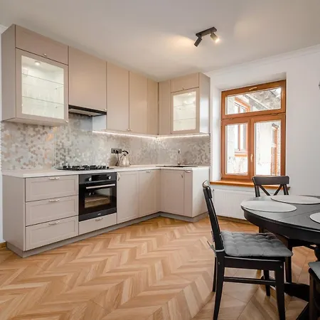 Kolegialna 8 Apartment Plock