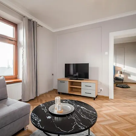 Kolegialna 8 * Płock