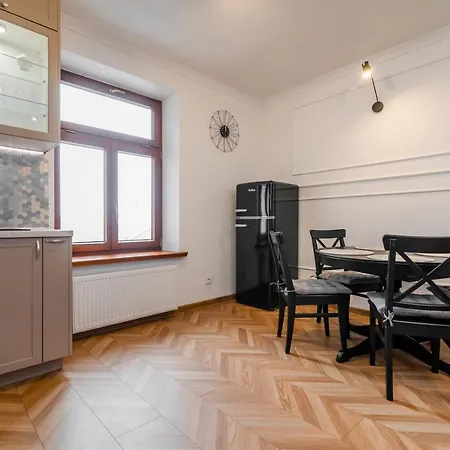 Kolegialna 8 Plock