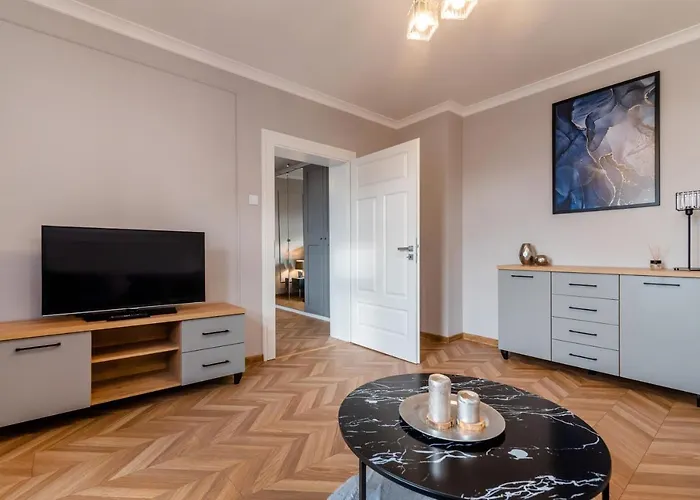 Kolegialna 8 * Plock